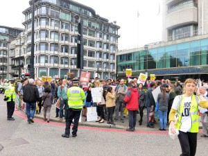 March assembles, Pall Mall
